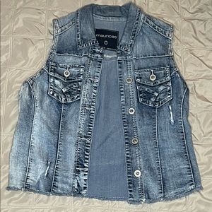Maurices Blue Denim Jean Vest Size 0 Distressed Button Up Pockets Raw Hem